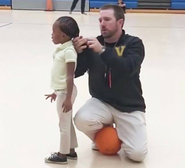 Coach goes viral online for this one act during kids basketball game