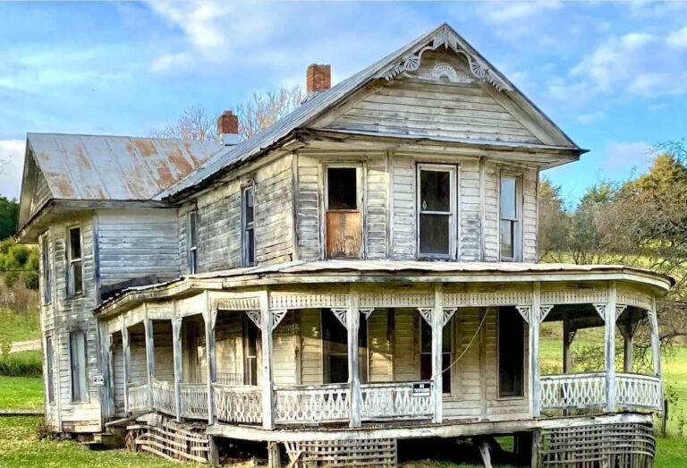 The house seemed on the brink of collapsing until one family took charge