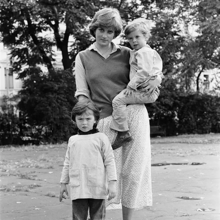Photographer Doesn’t Realize What He Captured After Taking ‘Revealing’ Picture Of Diana