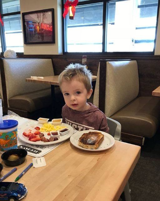 I JUST WANTED A CUTE PICTURE OF MY SON—BUT HIS GESTURE MADE ME DROP THE CAMERA