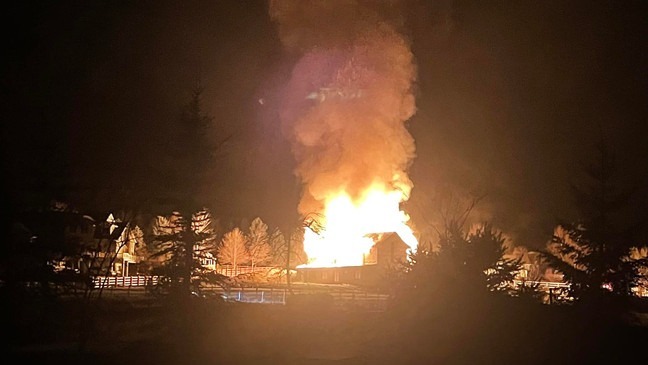 Massive Overnight Fire Erupts in Utah County — Residents Capture Terrifying Scenes as Flames Light Up the Sky