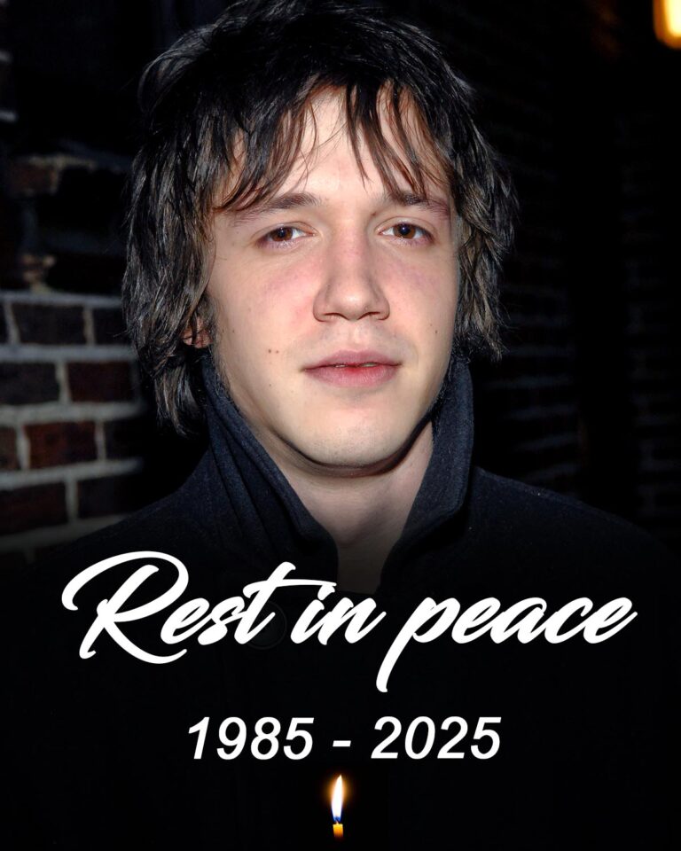 Former teen pop star dies aged just 40