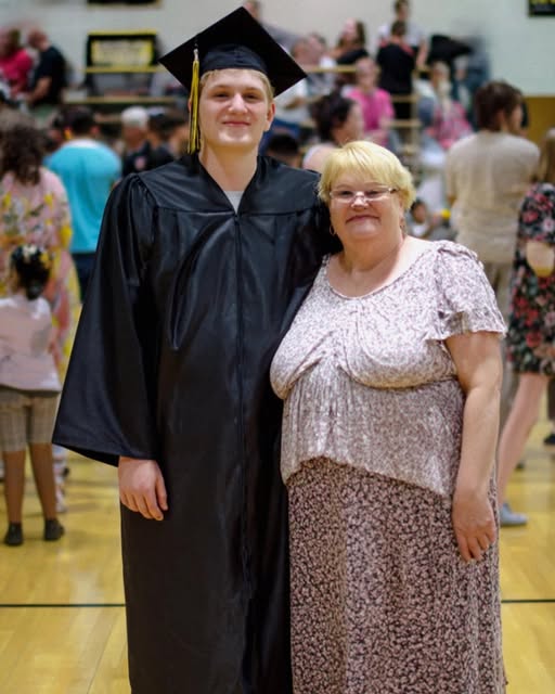 My Classmates Mocked Me for Being a Garbage Collector’s Son – on Graduation Day, I Said Something They’ll Never Forget